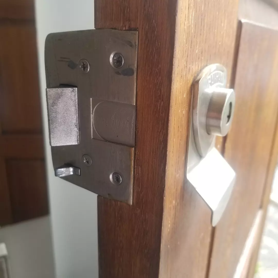 old Banham lock on wood door 001